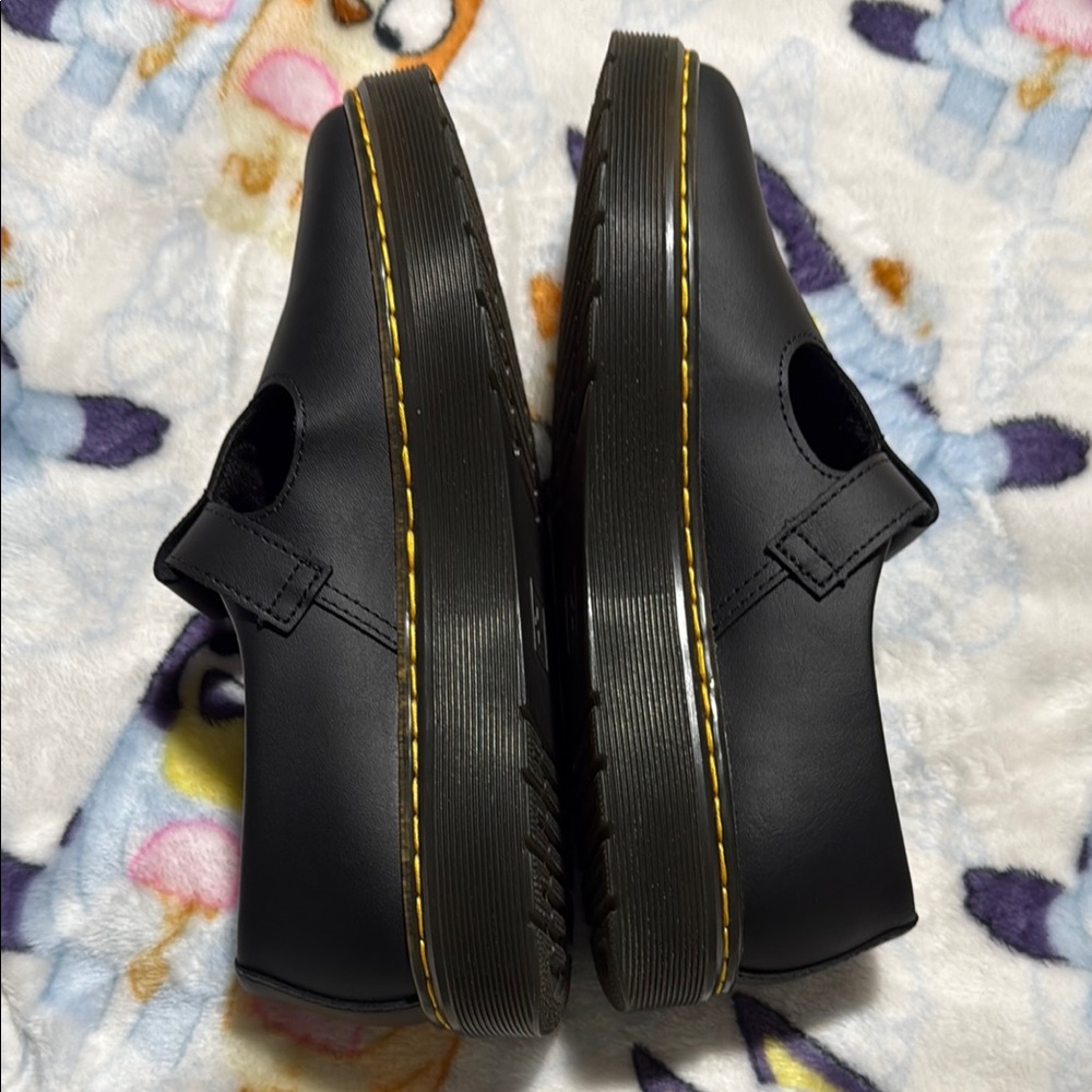 New Dr. Martens Zavala Mary Jane Black Shoes with Rounded Toe in size 8 - Picture 3 of 8